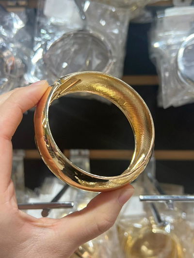 PULSERA DE METAL DORADO X UNIDAD