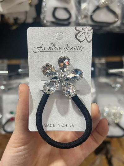 COLITA DE PELO CON APLIQUE PLATEADO Y STRASS X UNIDAD