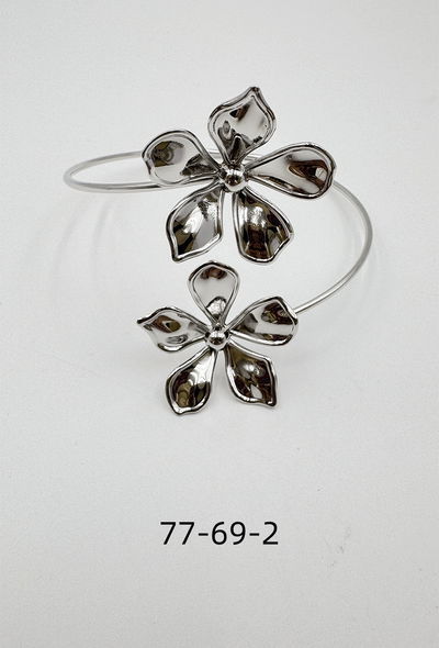 BRAZALETE DE METAL PLATEADO X UNIDAD