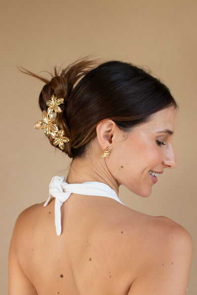 BROCHE DE METAL 3 FLORES DORADO X UNIDAD