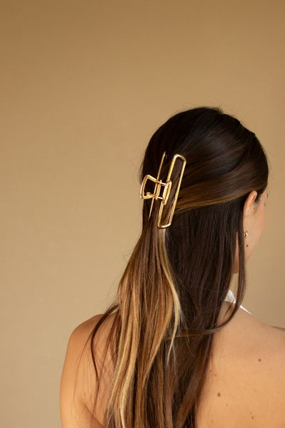 BROCHE DE METAL RECTO DORADO X UNIDAD