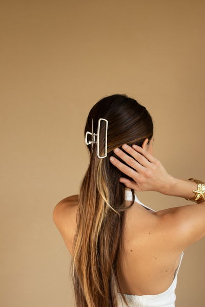 BROCHE DE METAL RECTO PLATEADO X UNIDAD