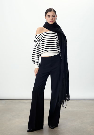 BUFANDÓN NEGRO 200X65 X UNIDAD