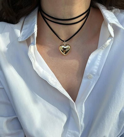 CHOCKER CON CORAZÓN DORADO MEDIANO X UNIDAD
