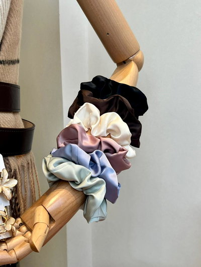 SCRUNCHIES DE RASO LUCID X DOCENA