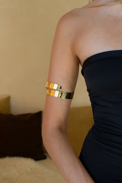 BRAZALETE DE METAL DORADO X UNIDAD