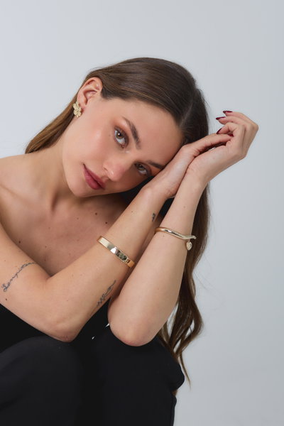 PULSERA LÍNEA PREMIUM MINIMALISTA DORADA X UNIDAD