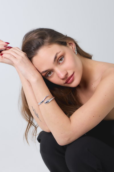 PULSERA LÍNEA PREMIUM SERPIENTE CRUZADA PLATEADA X UNIDAD