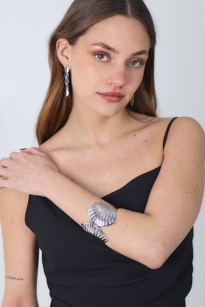 PULSERA LÍNEA PREMIUM SHELL ANCHA PLATEADA X UNIDAD