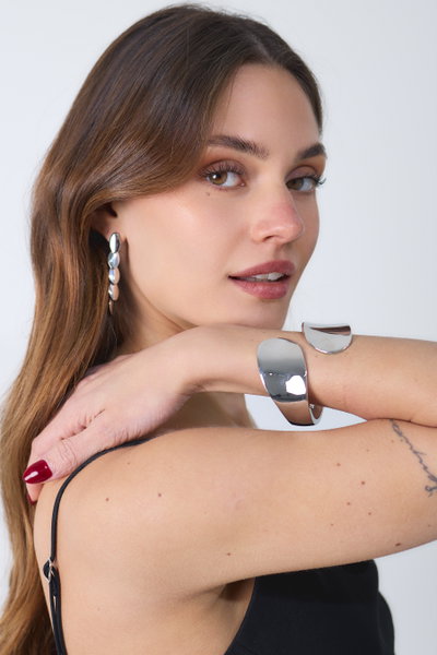 PULSERA LÍNEA PREMIUM CRUZADA ANCHA PLATEADA X UNIDAD