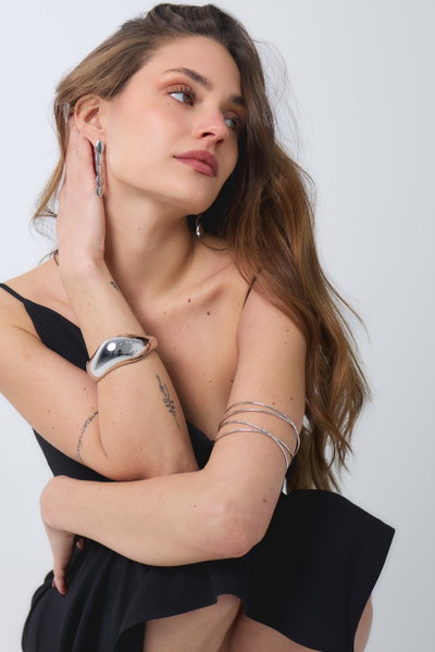 BRAZALETE DE METAL PLATEADO X UNIDAD