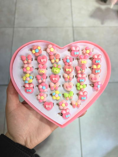 ANILLOS INFANTIL CON APLIQUE X 36 PCS ESTUCHE CORAZÓN