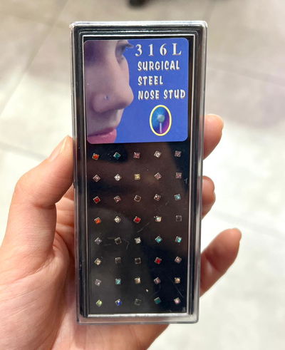 AROS PIERCING X 40 PCS CON FORMA CURADRADA.