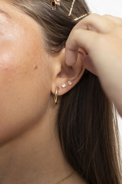 AROS DORADOS CON PERLA X PAR.