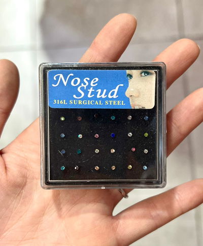 AROS X 24 PCS HIPOALARGENICO RECTO PARA NARIZ COLOR.