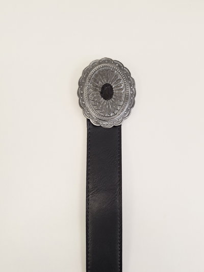 CINTO NEGRO CHAPÓN CON PIEDRA X UNIDAD