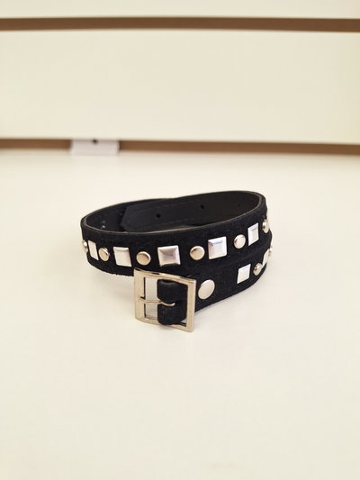 PULSERA DOBLE CON TACHAS Y STRASS GAMUZA NEGRA X UNIDAD