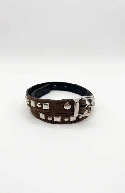 PULSERA DOBLE CON TACHAS Y STRASS GAMUZA CHOCOLATE X UNIDAD