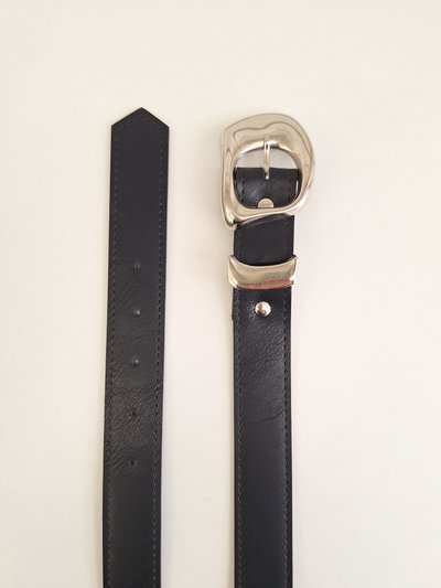 CINTO NEGRO HEBILLA PLATEADA GRUESA X UNIDAD