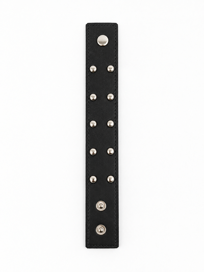 PULSERA ANCHA ECOCUERO NEGRO CON TACHAS X UNIDAD