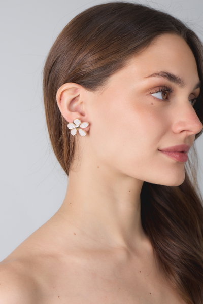 AROS DE ACERO DORADO FLOR BLANCA X PAR