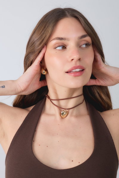 CHOCKER CON CORAZÓN DORADO MEDIANO X UNIDAD