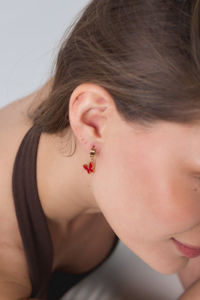 AROS DE ACERO DORADO ARGOLLA CON MARIPOSA ROJA X PAR