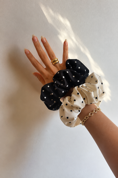 SCRUNCHIES GRANDES LUNARES X DOCENA