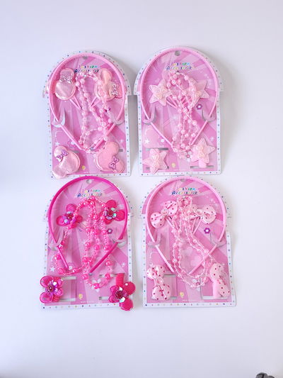 SET CON ACCESORIOS DE PELO X CARD Y COLLAR X CARD