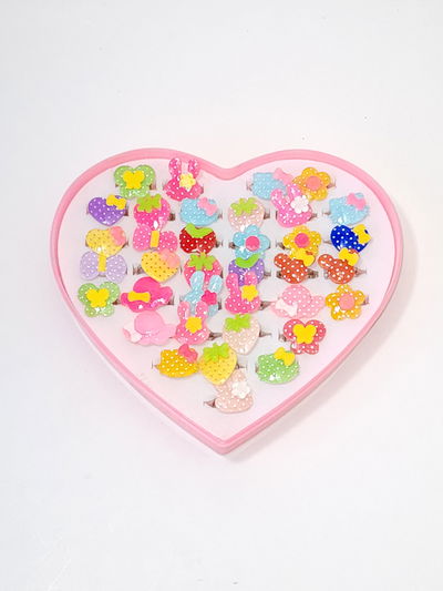 ANILLOS INFANTIL CON APLIQUE X 36 PCS ESTUCHE CORAZON