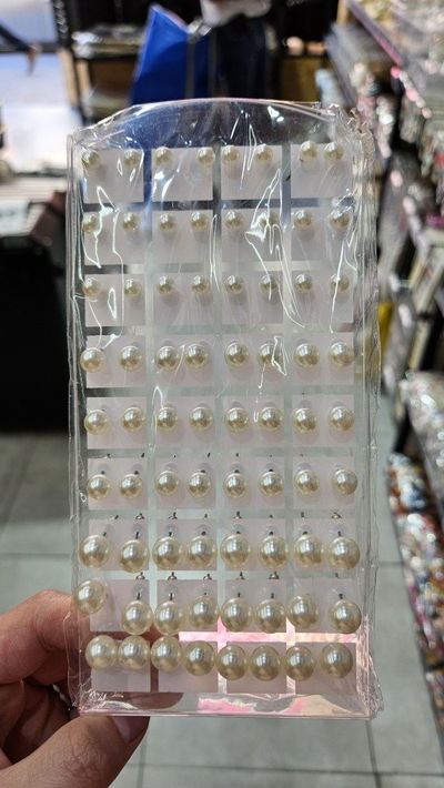 AROS PERLA CON EXHIBIDOR X 36 TAMAÑO SURTIDO BLANCO X CARD