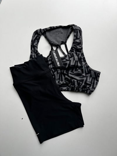 Conjunto: calza corta + top