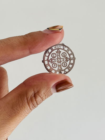 Medalla siglas de san Benito 