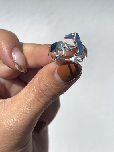 Anillo perro salchicha abierto 