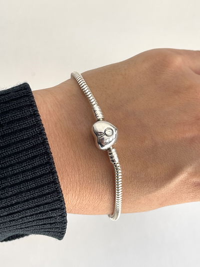 Pulsera estilo pando cierre corazón con inscripción 