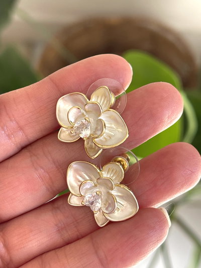 Aros pasantes flor esmalte y cubic 