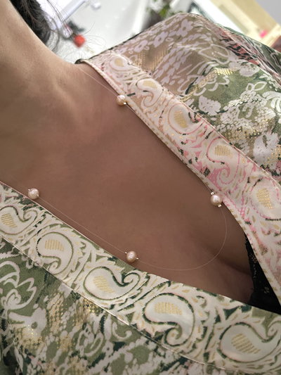 Collar inviable con 6 perlas rosadas 