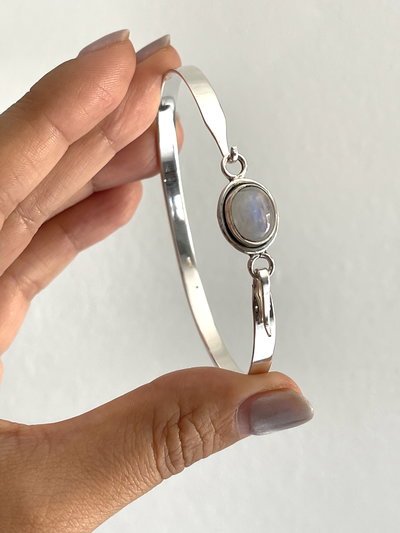 Esclava piedra de la luna