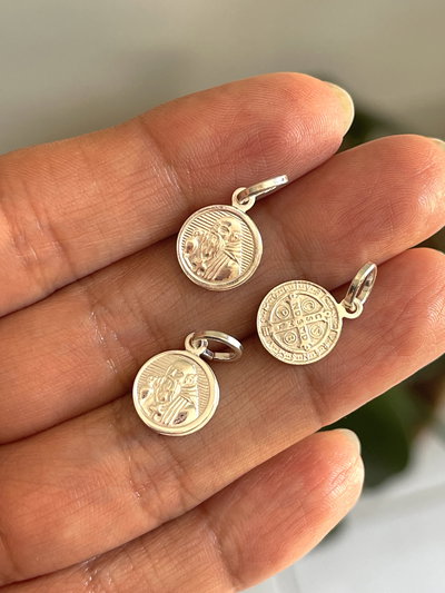 Dije pequeño san Benito