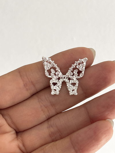 Dije mariposa con cubic rosa suave