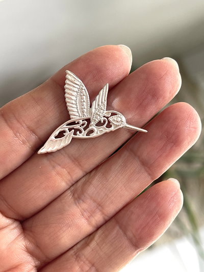 Colibrí liso y calado .