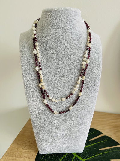 Collar de piedras naturales perlas y granate