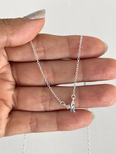 Conjunto cadena con punto de luz tonos azulados 