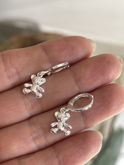 Argollas cierre bisagra con dije osito