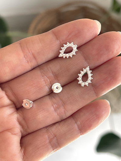 Aros pasantes gotas con zirconias