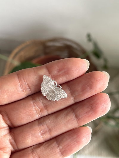 Dije Maríposa con micropave