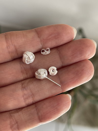 Aros pasantes bolita de nudo de 4 hilos