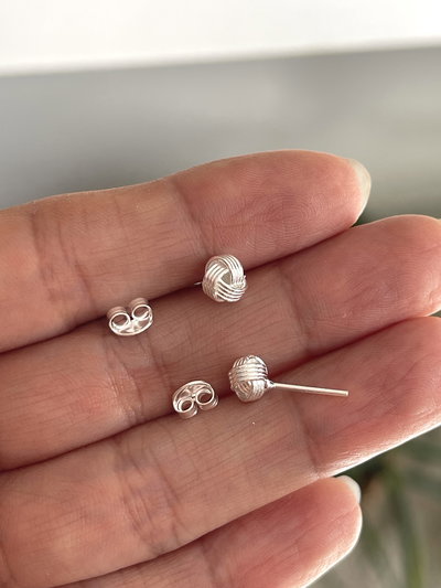 Aros pasantes bolitas nudo de 4 hilos