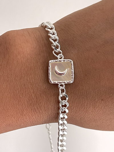 Pulsera luna anacarada en centro 
