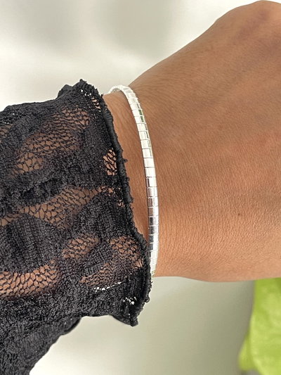 Pulsera semirrígida 